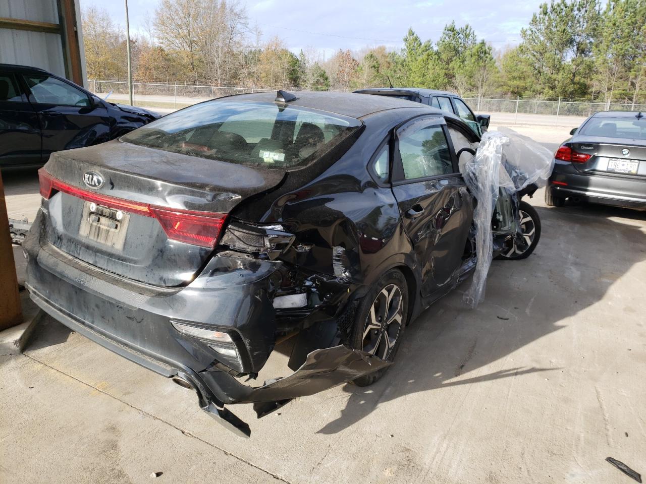Photo 4 from auction – 2021 KIA FORTE FE with VIN 3KPF24AD3ME291054