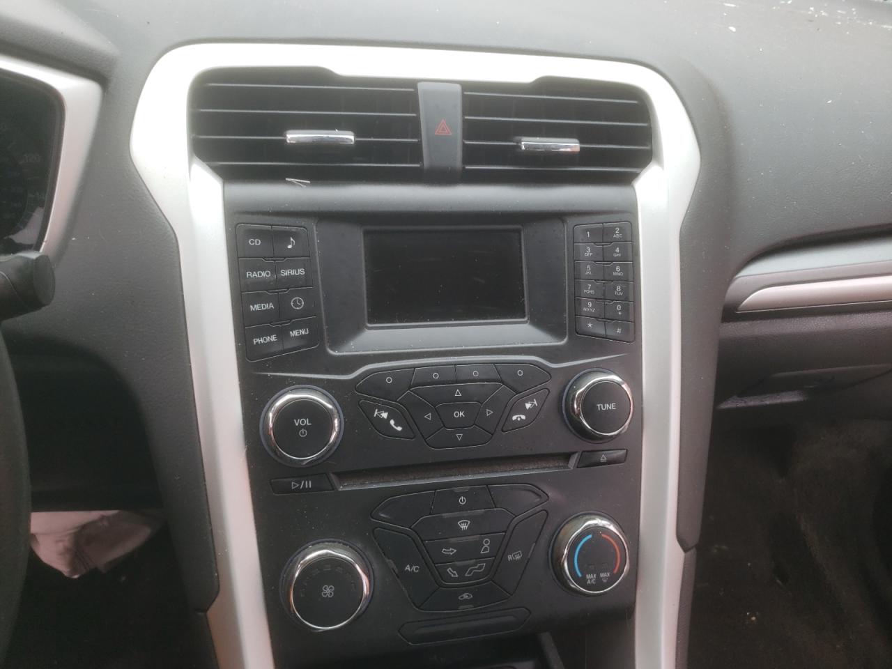 Photo 9 from auction – 2015 FORD FUSION SE with VIN 3FA6P0H76FR229059