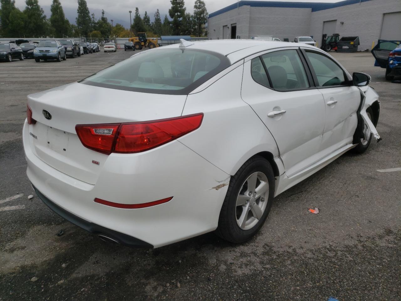 Photo 4 from auction – 2015 KIA OPTIMA LX with VIN KNAGM4A70F5644158