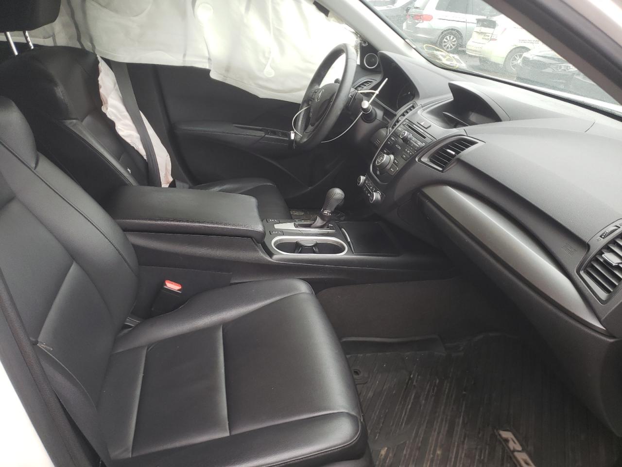 Photo 5 from auction – 2017 ACURA RDX with VIN 5J8TB4H34HL015383