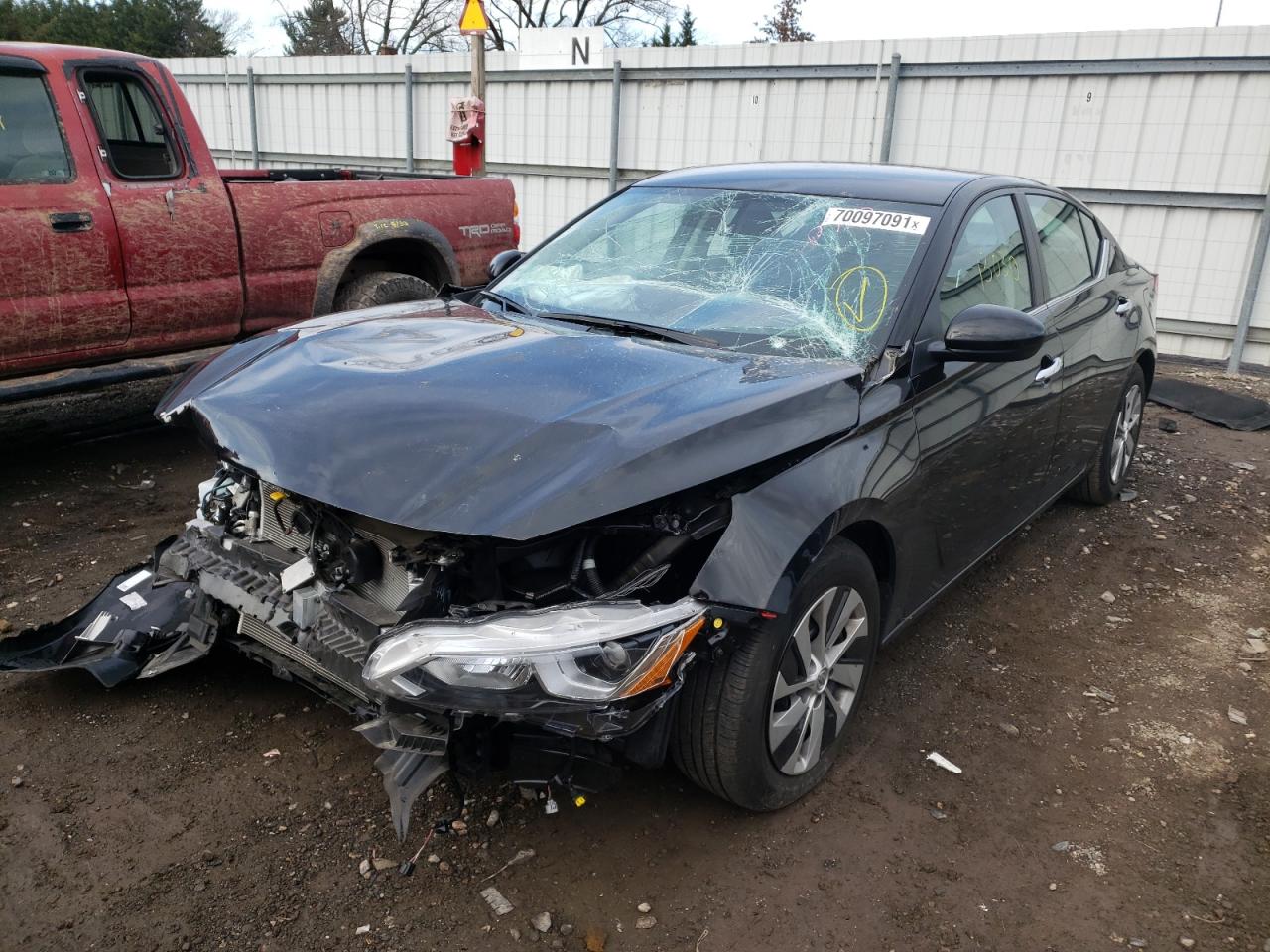 Photo 2 from auction – 2020 NISSAN ALTIMA S with VIN 1N4BL4BV0LC256924