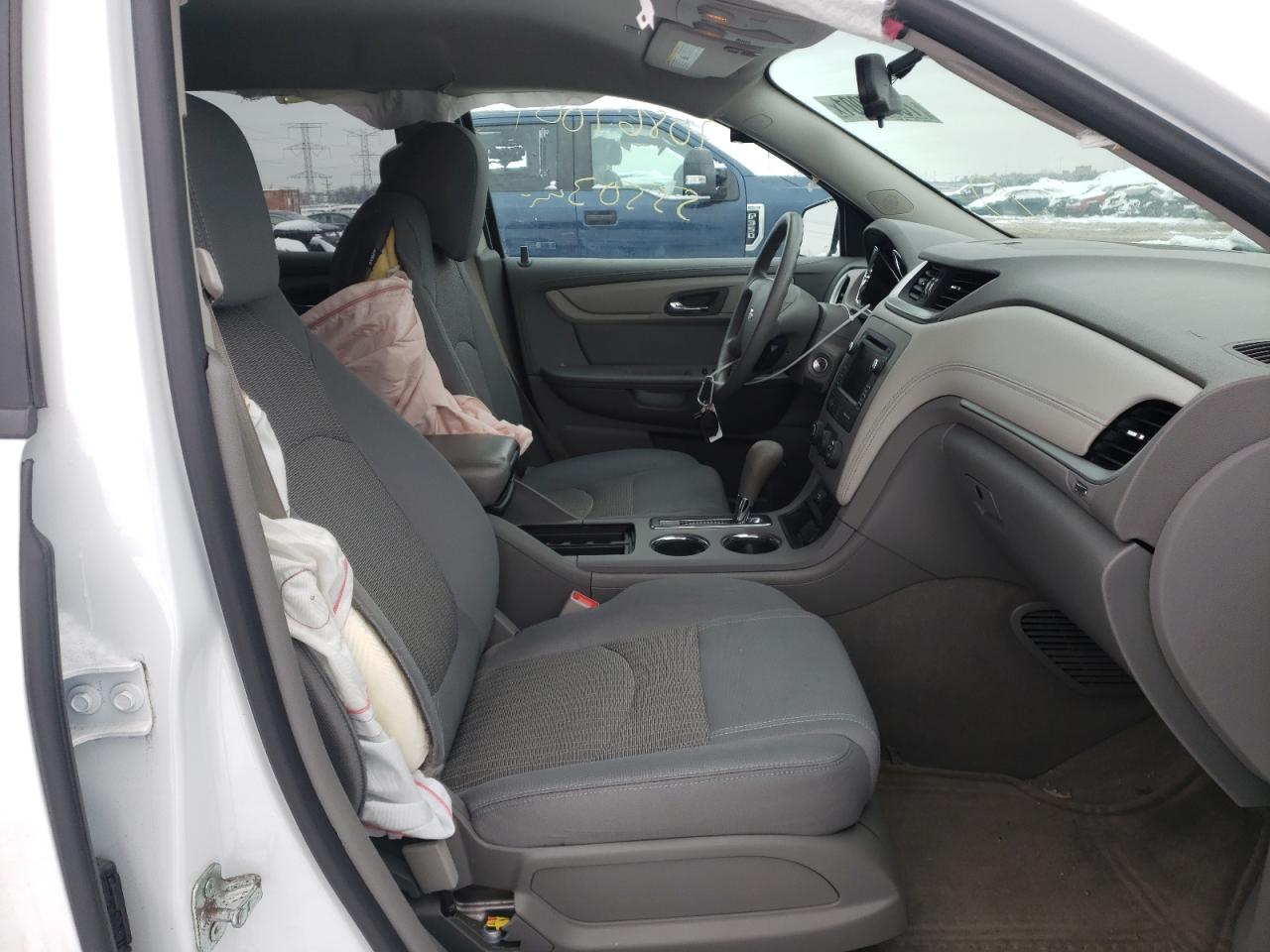 Photo 5 from auction – 2017 CHEVROLET TRAVERSE L with VIN 1GNKVFKD8HJ256851