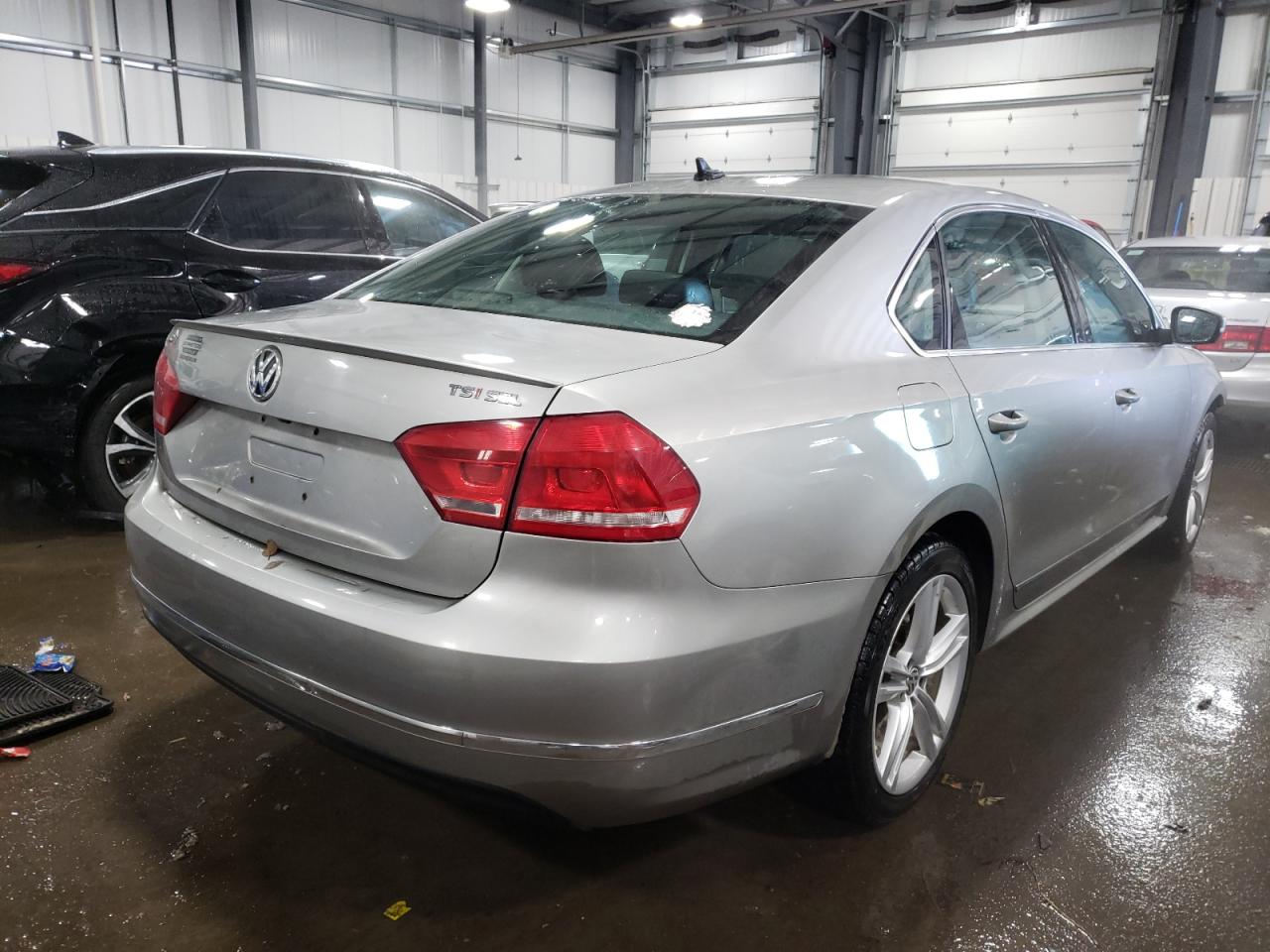Photo 4 from auction – 2014 VOLKSWAGEN PASSAT SEL with VIN 1VWCS7A3XEC080466