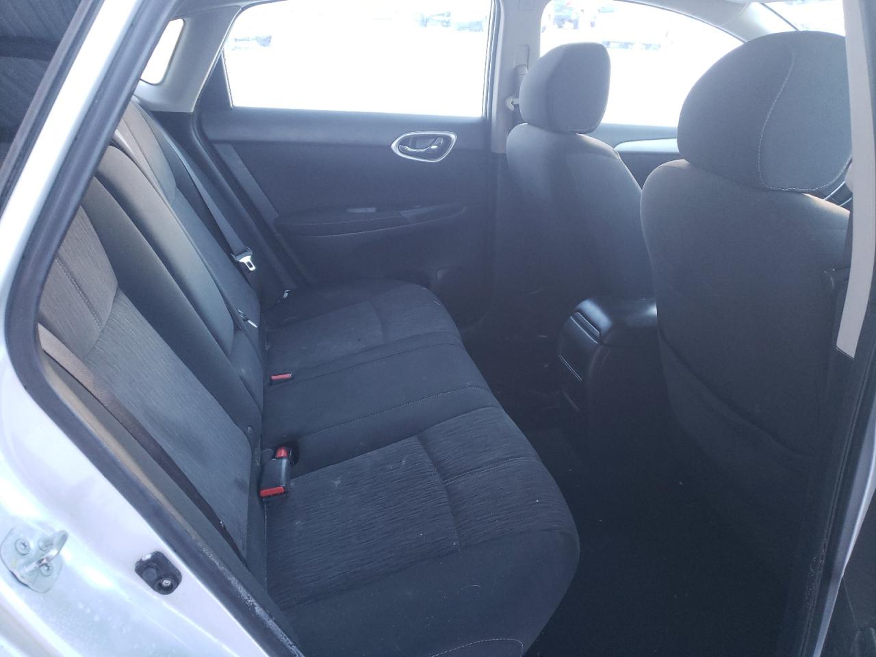 Photo 6 from auction – 2015 NISSAN SENTRA S with VIN 3N1AB7AP1FL661148