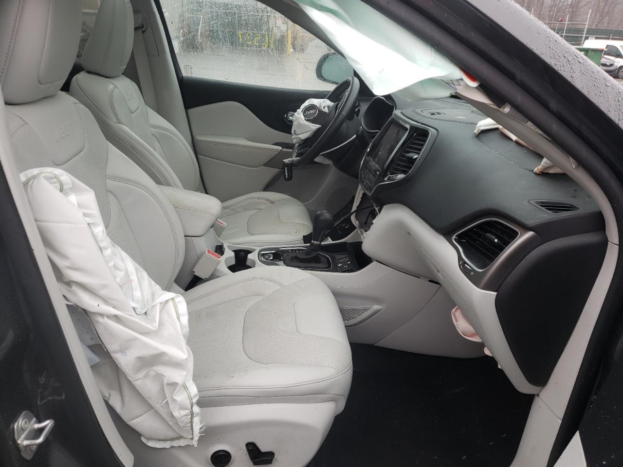 Photo 5 from auction – 2020 JEEP CHEROKEE L with VIN 1C4PJLDB4LD521809