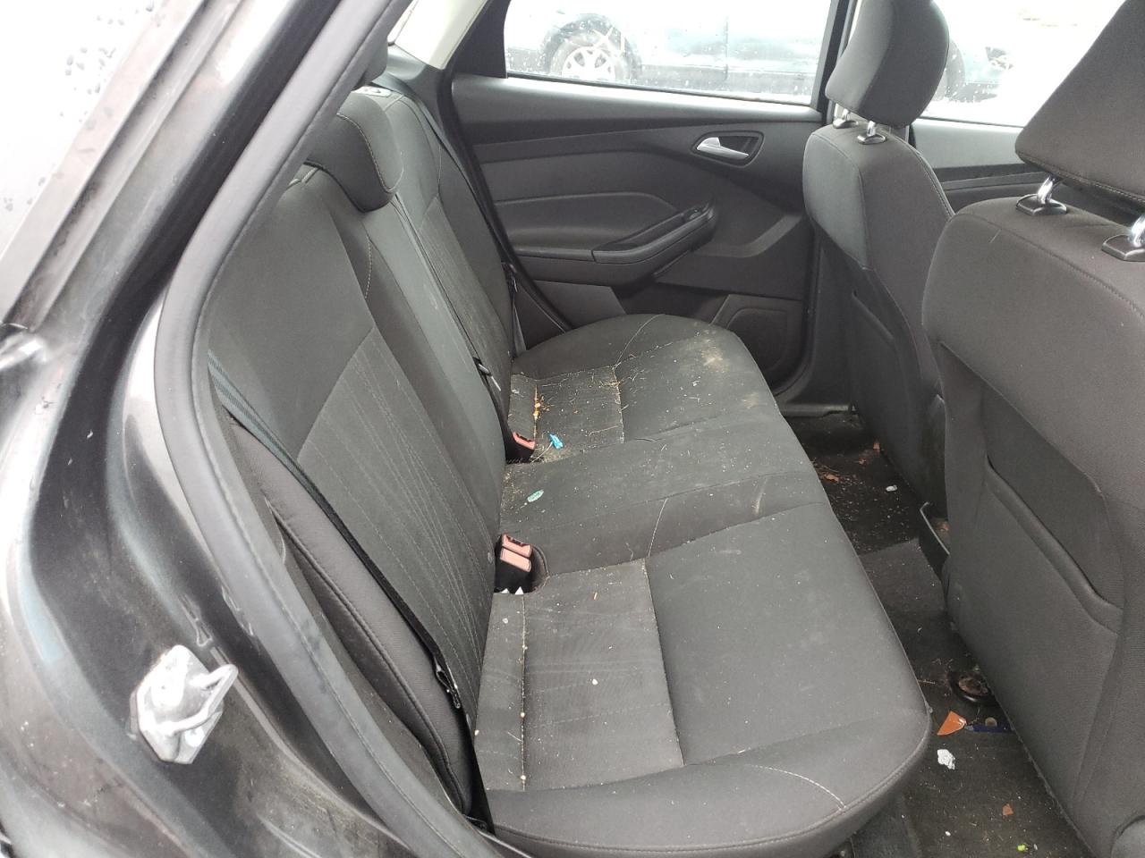 Photo 6 from auction – 2016 FORD FOCUS SE with VIN 1FADP3F22GL364099