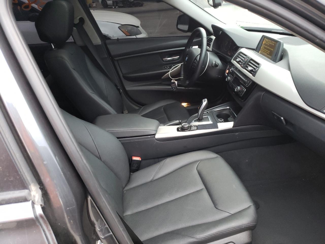 Photo 5 from auction – 2017 BMW 320 I with VIN WBA8A9C57HK620384