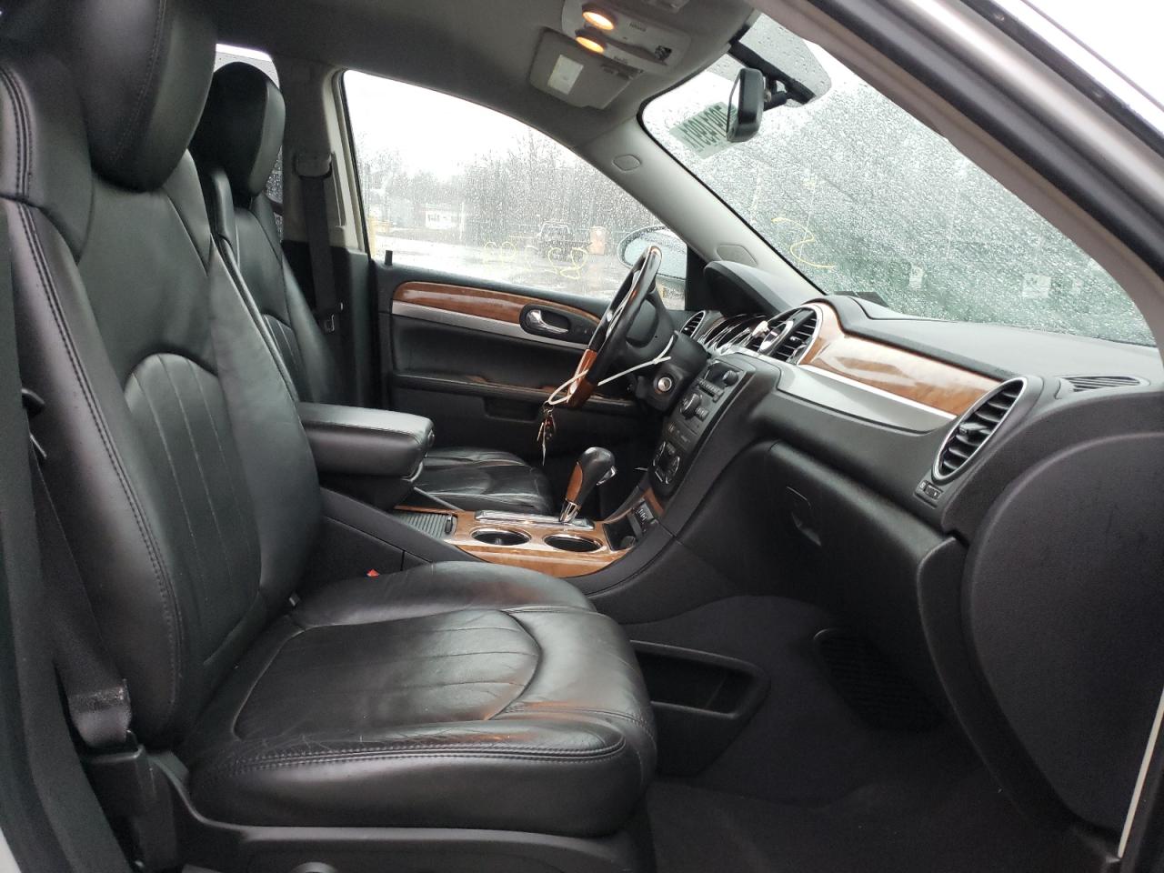 Photo 5 from auction – 2010 BUICK ENCLAVE CX with VIN 5GALVBEDXAJ169722