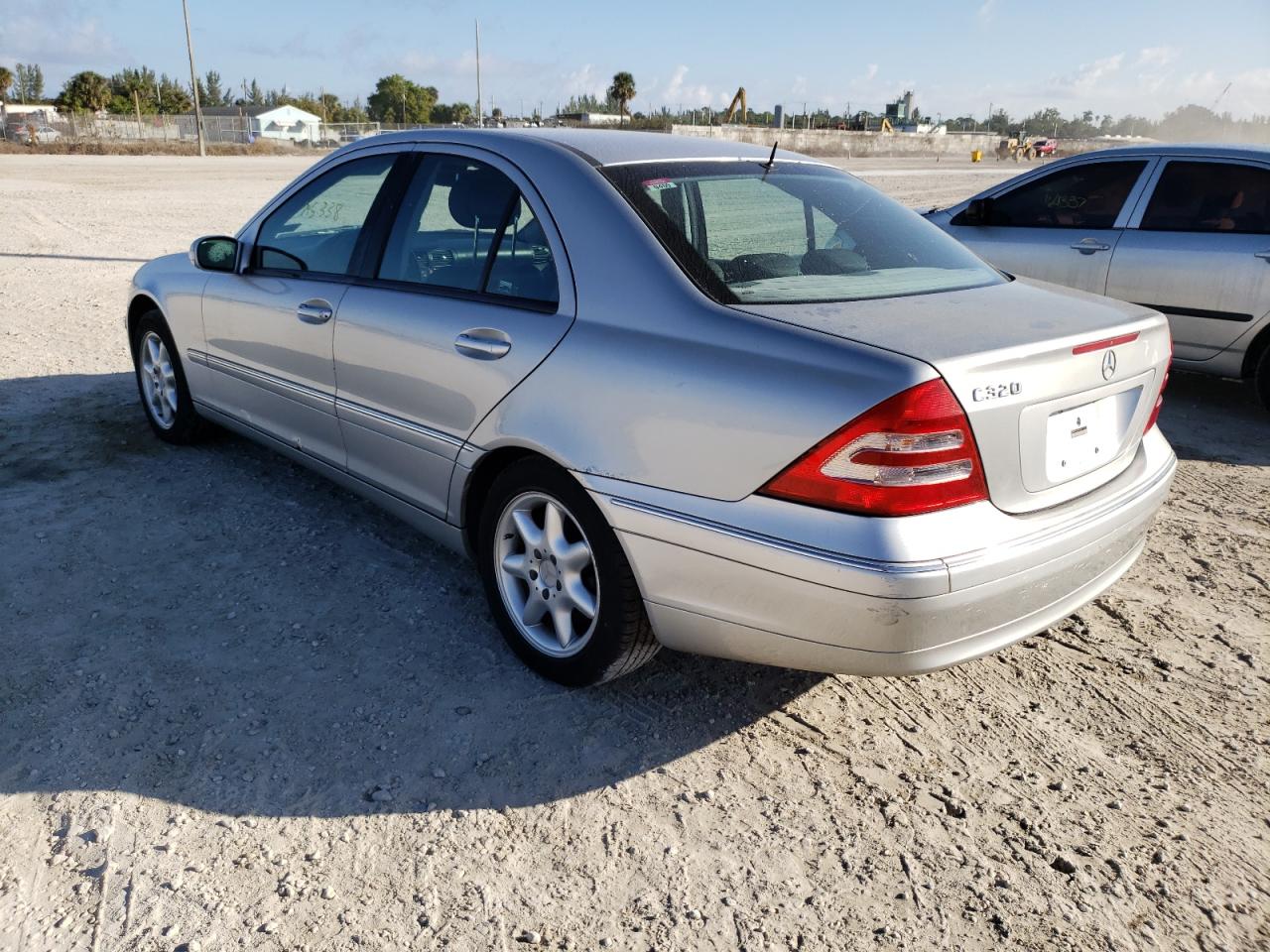 Photo 3 from auction – 2001 MERCEDES-BENZ C320 with VIN WDBRF64J21F072116