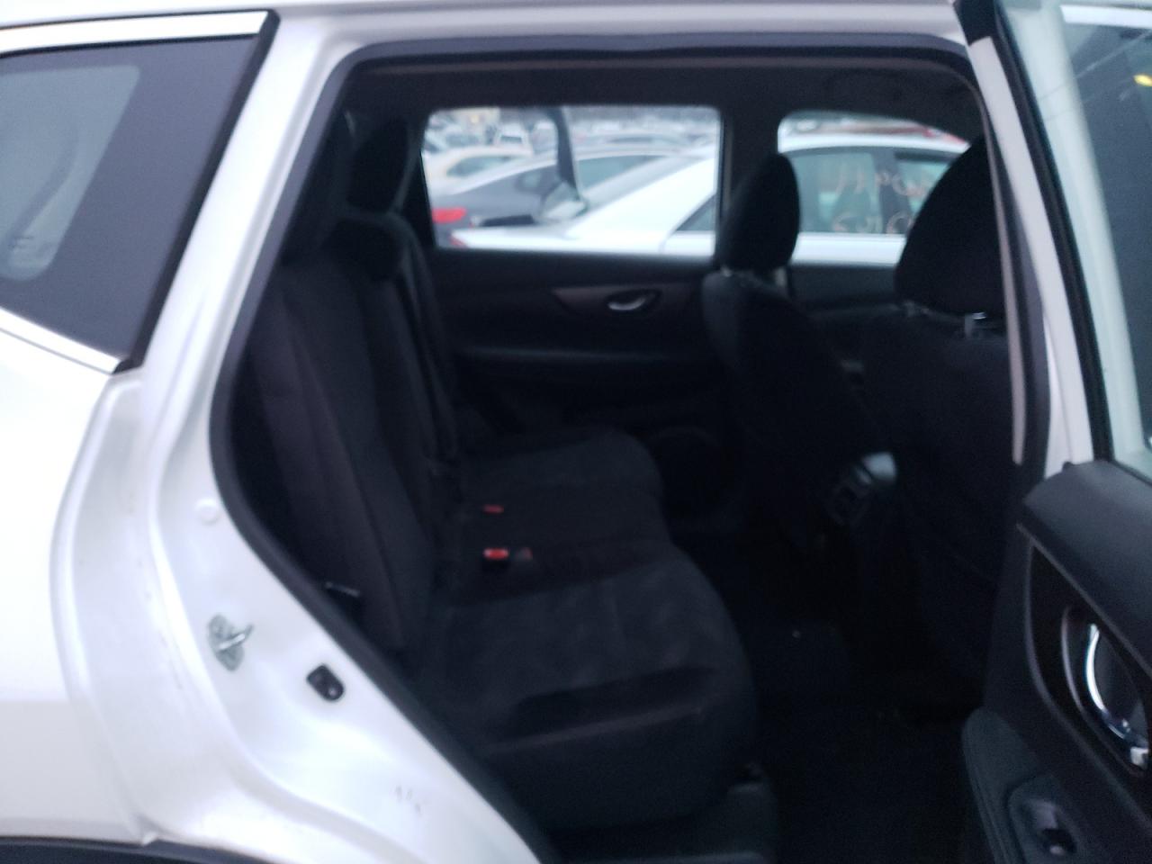 Photo 6 from auction – 2015 NISSAN ROGUE S with VIN 5N1AT2MV8FC822061