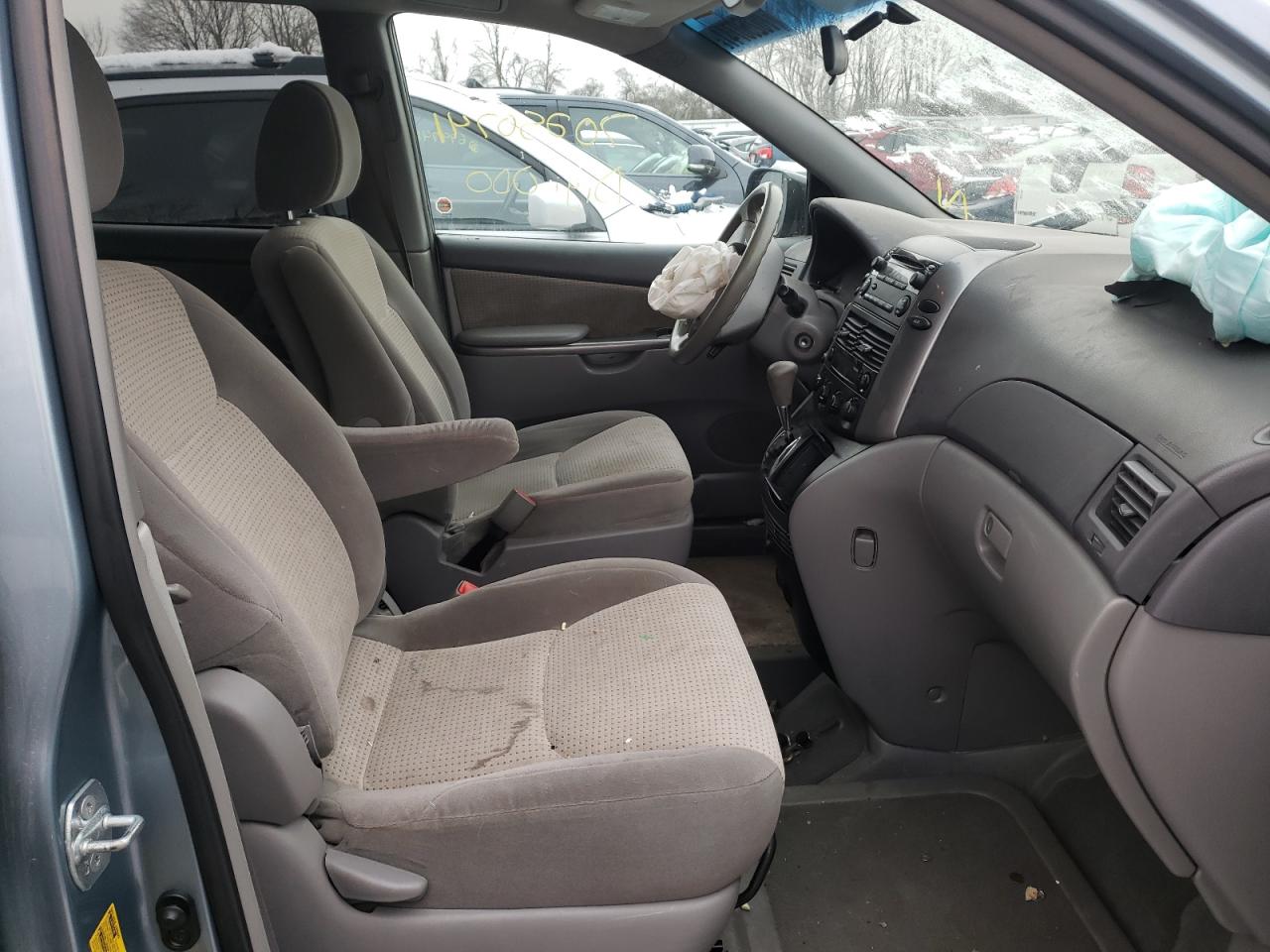 Photo 5 from auction – 2010 TOYOTA SIENNA CE with VIN 5TDKK4CC0AS333099