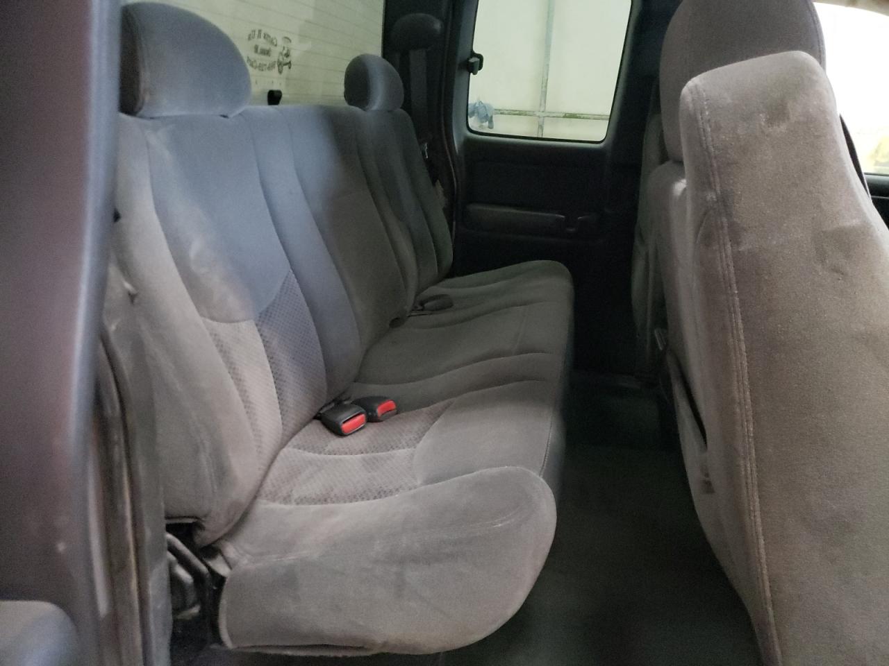 Photo 6 from auction – 2004 CHEVROLET SILVERADO with VIN 2GCEK19TX41124578