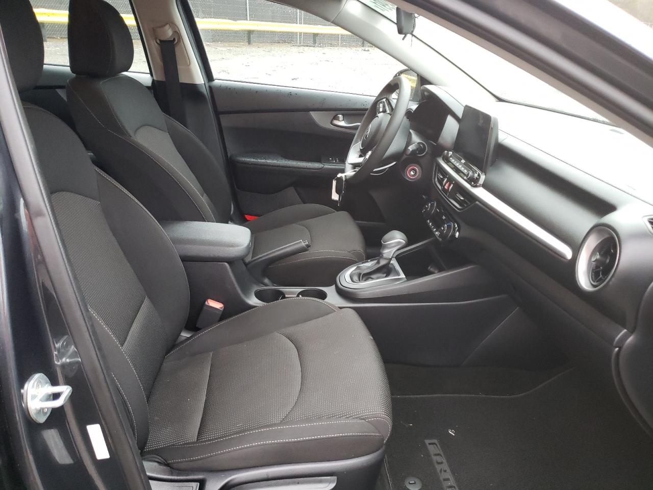Photo 5 from auction – 2019 KIA FORTE FE with VIN 3KPF24AD3KE078327