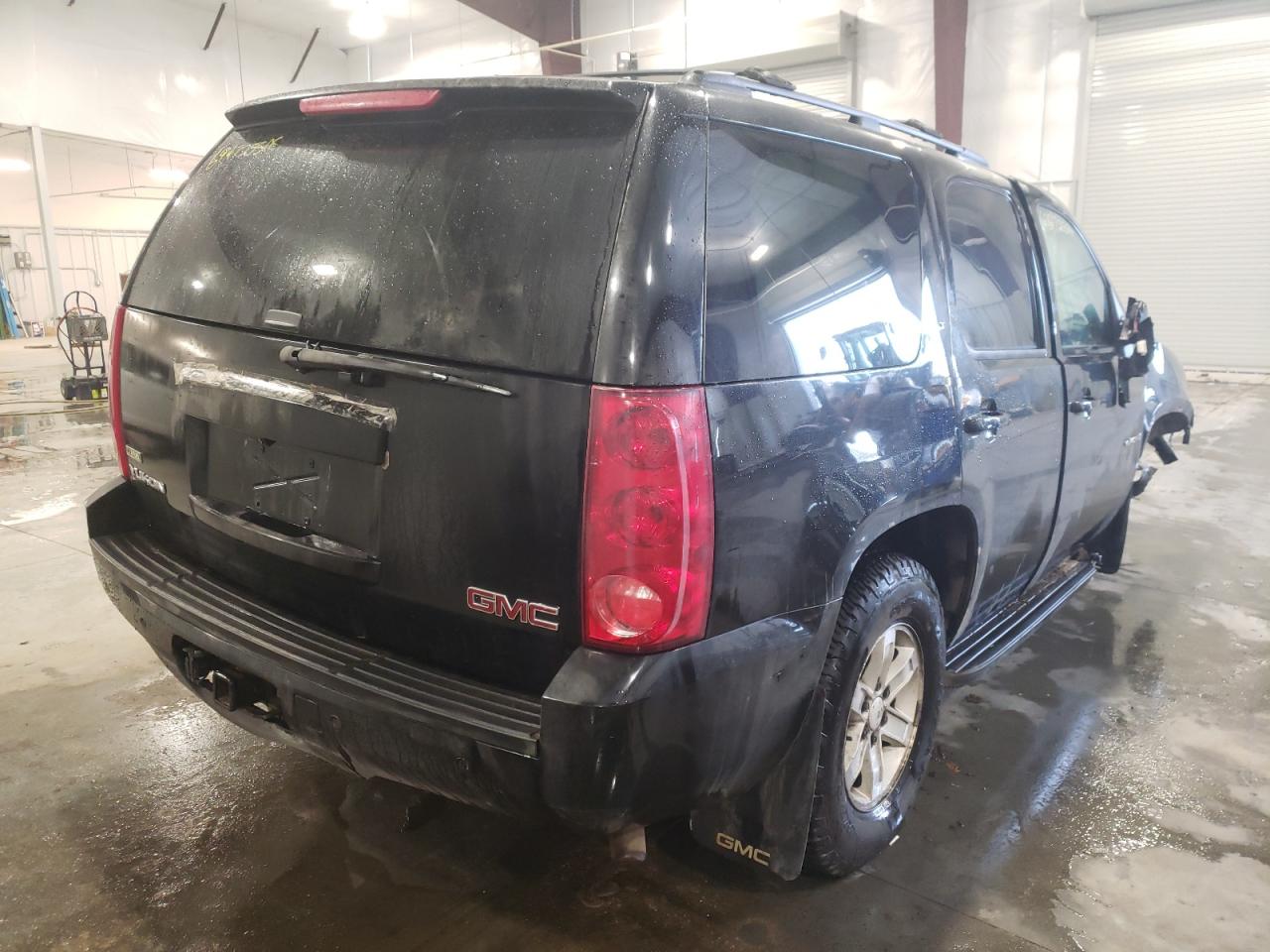 Photo 4 from auction – 2007 GMC YUKON with VIN 1GKFK13027J319625