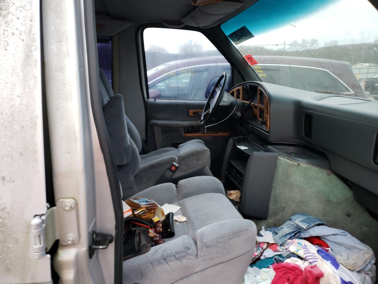 Photo 5 from auction – 1993 FORD ECONOLINE with VIN 1FDEE14N7PHA52798