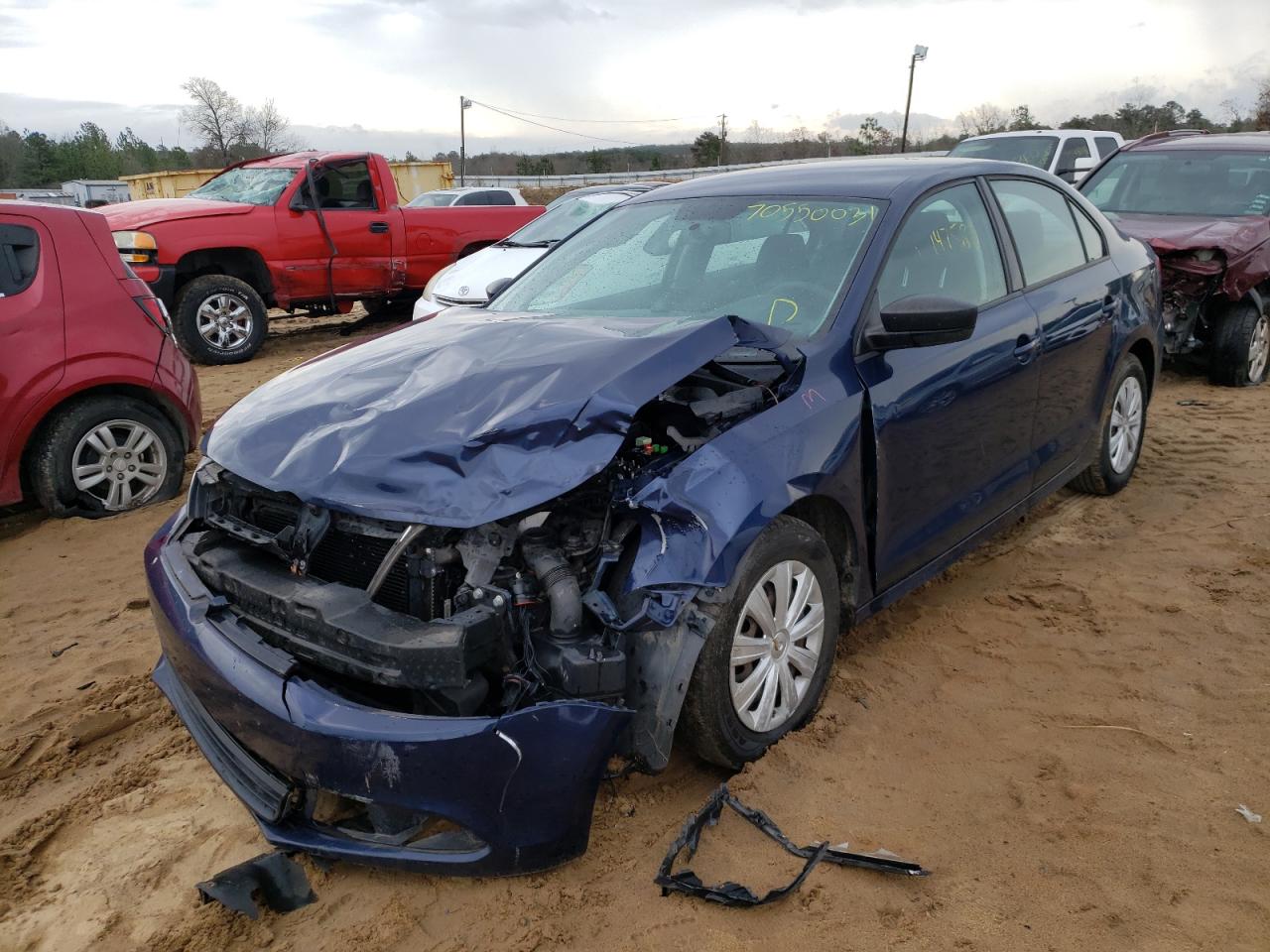 Photo 2 from auction – 2013 VOLKSWAGEN JETTA BASE with VIN 3VW2K7AJ3DM395083