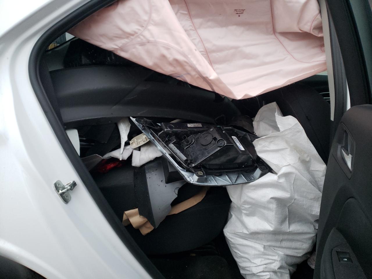 Photo 6 from auction – 2017 CHEVROLET EQUINOX LT with VIN 2GNFLFEK3H6352000