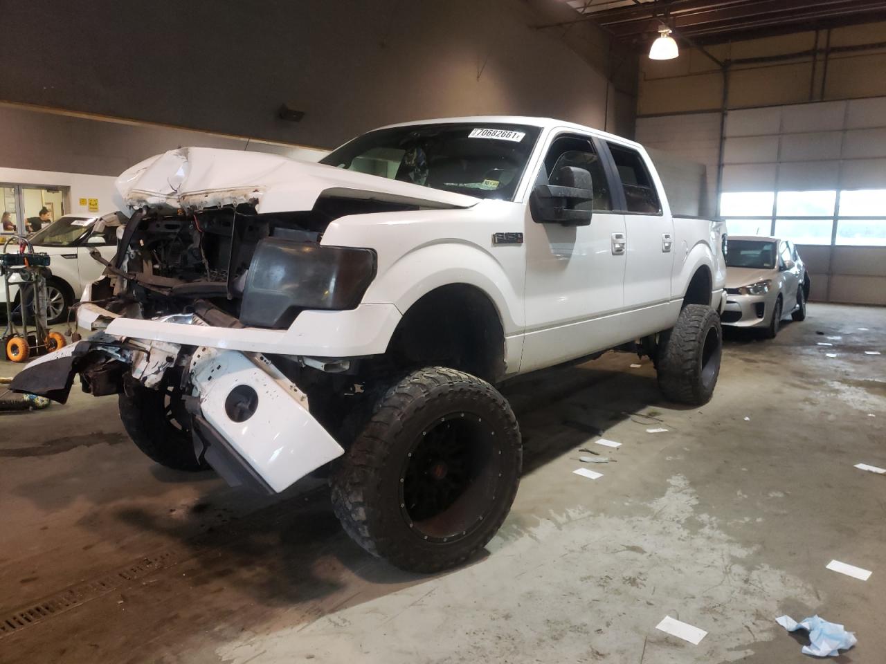 Photo 2 from auction – 2011 FORD F150 SUPER with VIN 1FTFW1EF4BFB11243