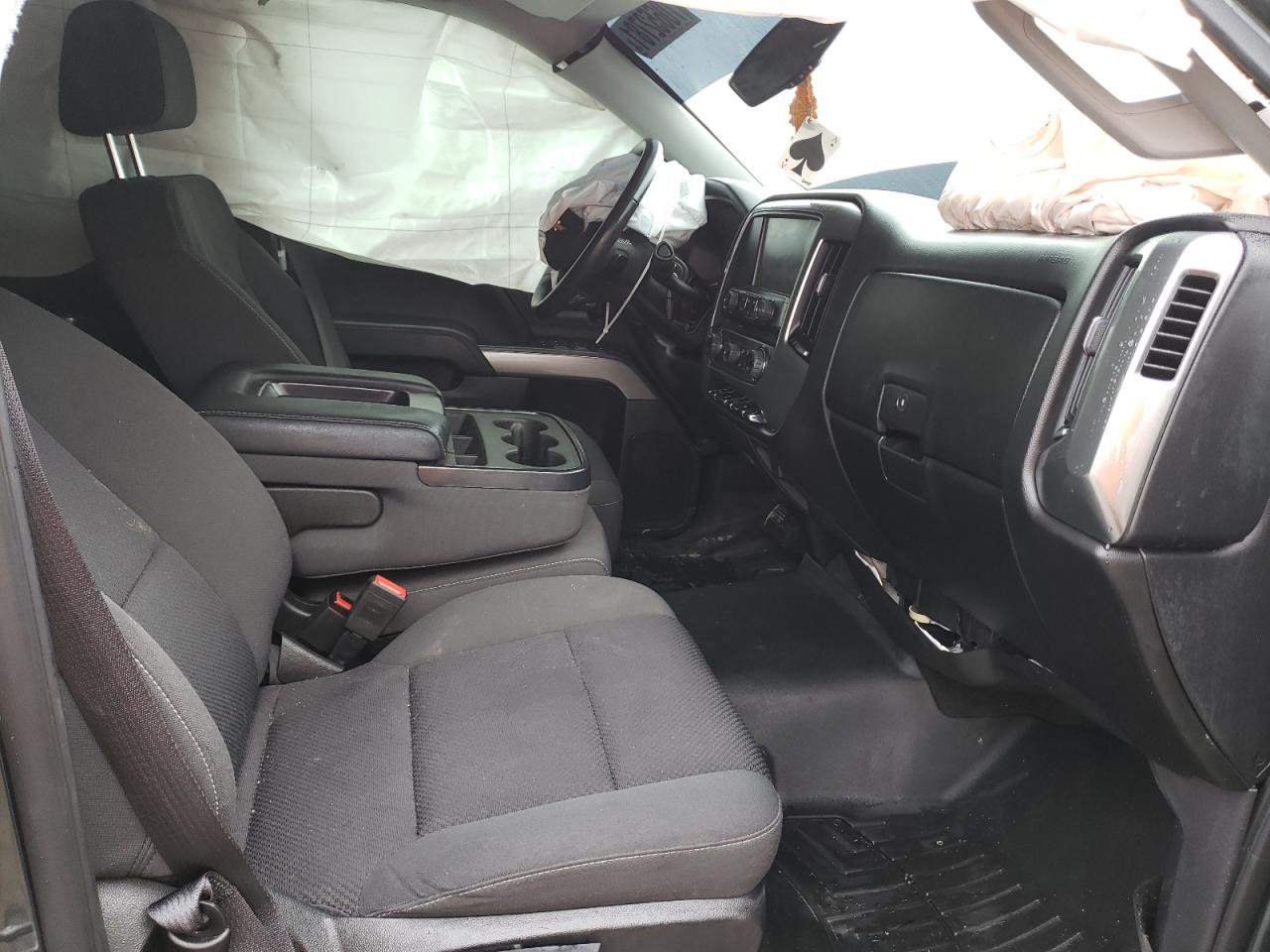 Photo 5 from auction – 2018 CHEVROLET SILVERADO with VIN 3GCUKREC6JG312565