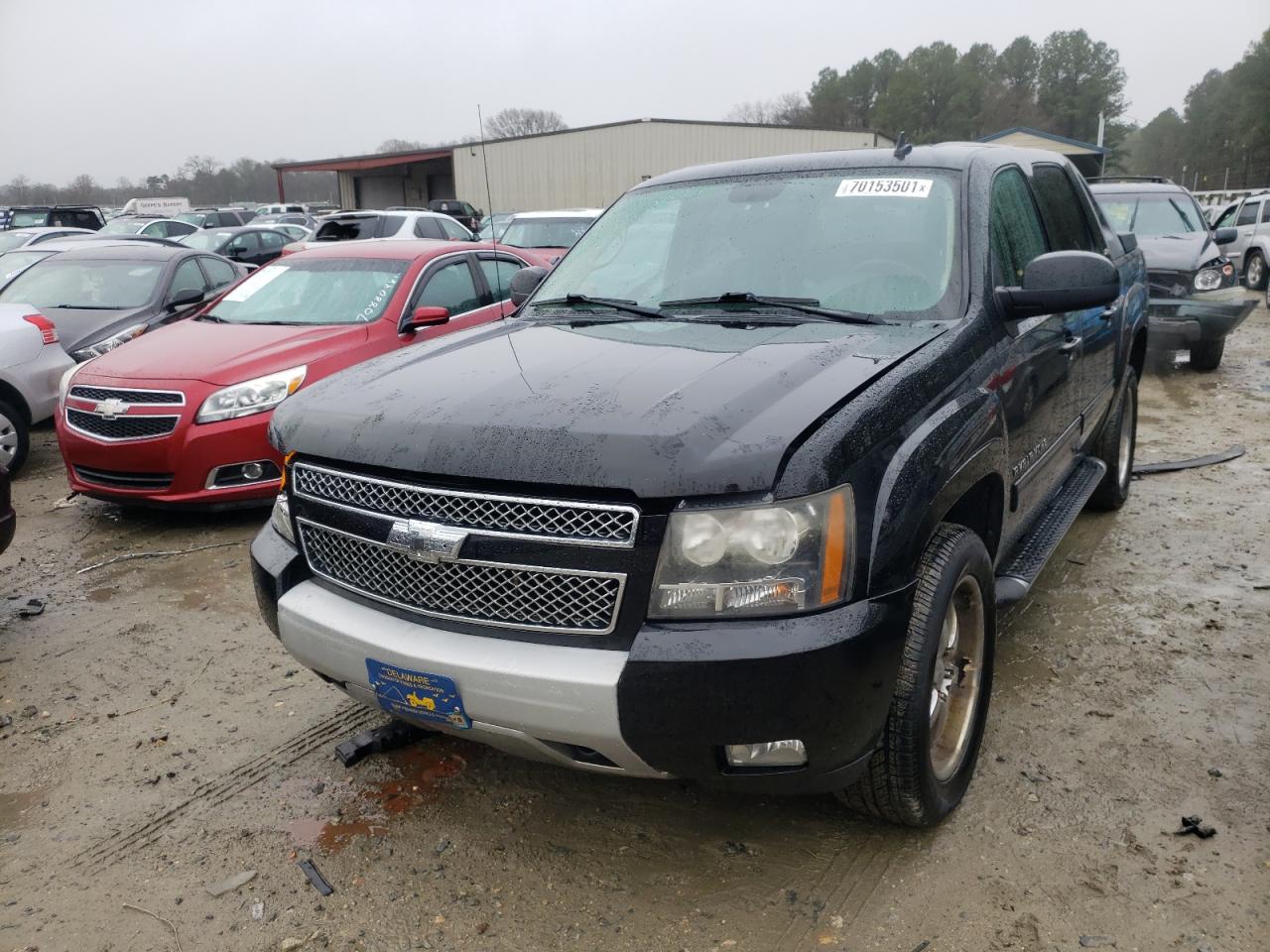 Photo 2 from auction – 2010 CHEVROLET AVALANCHE with VIN 3GNVKFE03AG122562