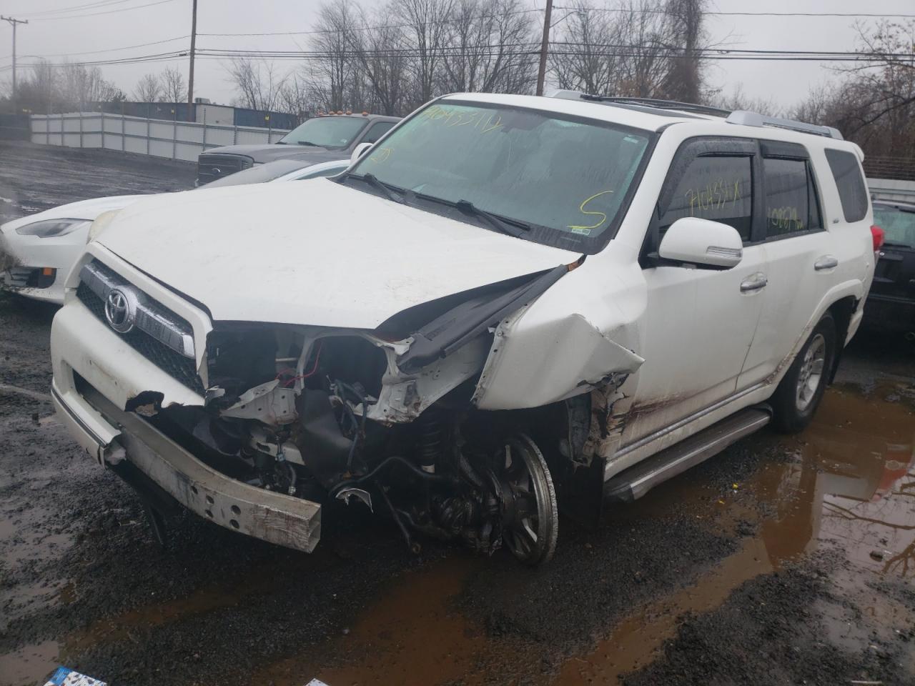 Photo 2 from auction – 2013 TOYOTA 4RUNNER SR with VIN JTEBU5JR3D5133671
