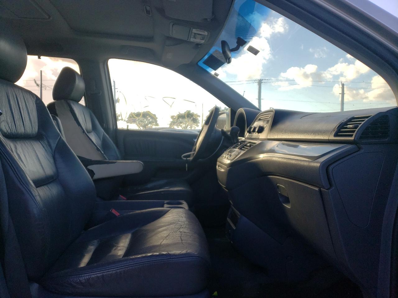 Photo 5 from auction – 2005 HONDA ODYSSEY EX with VIN 5FNRL38745B013683