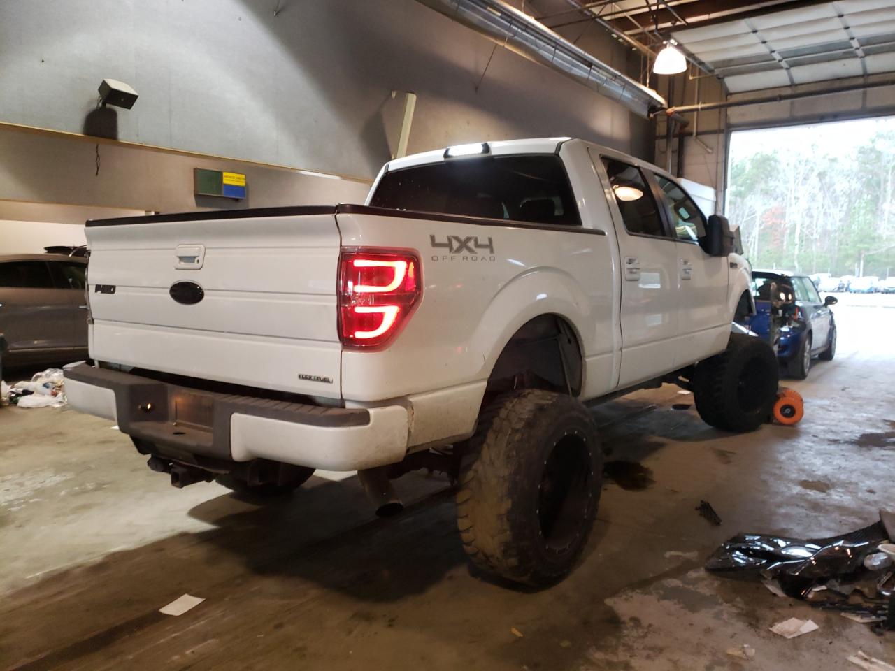 Photo 4 from auction – 2011 FORD F150 SUPER with VIN 1FTFW1EF4BFB11243