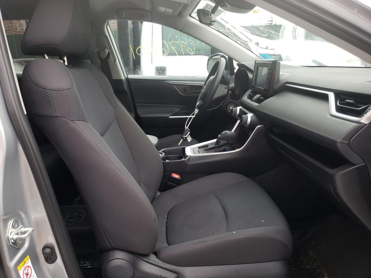 Photo 5 from auction – 2019 TOYOTA RAV4 LE with VIN 2T3G1RFVXKW037770