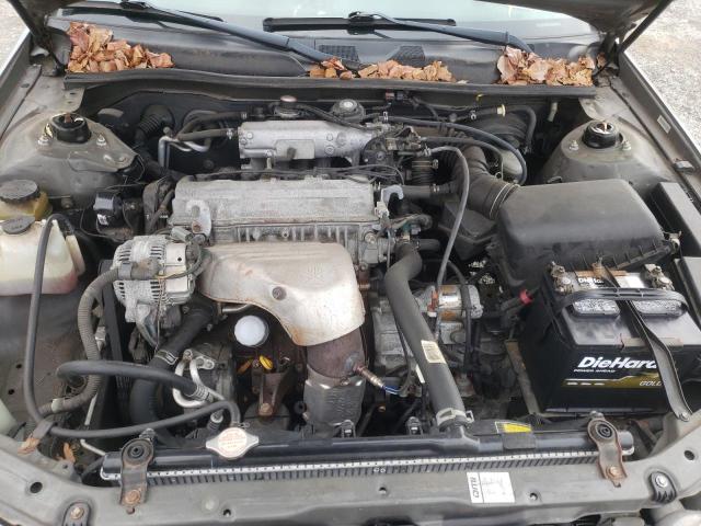 Photo 7 from auction – 2001 TOYOTA CAMRY with VIN 4T1BG22K21U055943