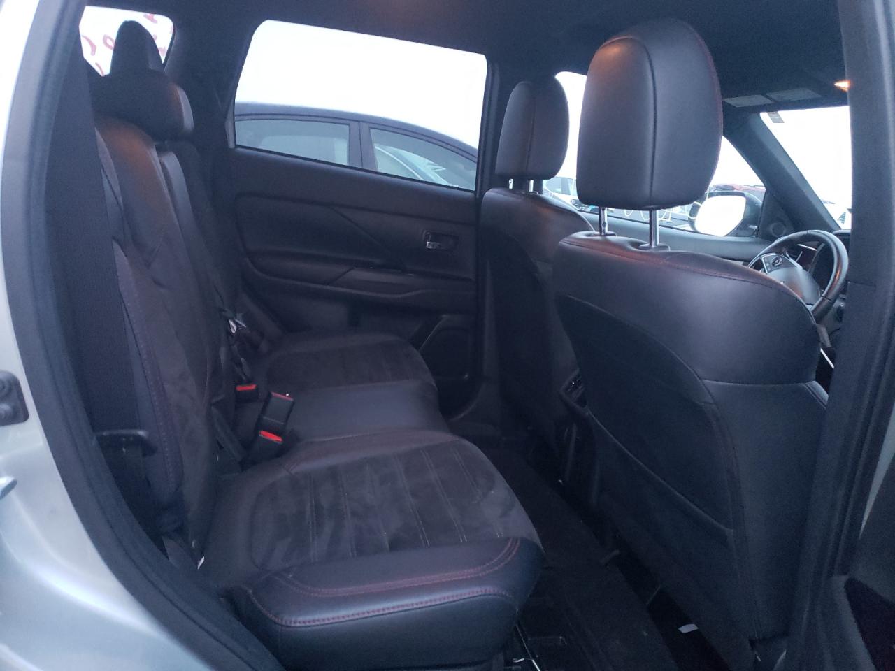 Photo 6 from auction – 2020 MITSUBISHI OUTLANDER with VIN JA4AD3A34LZ040658