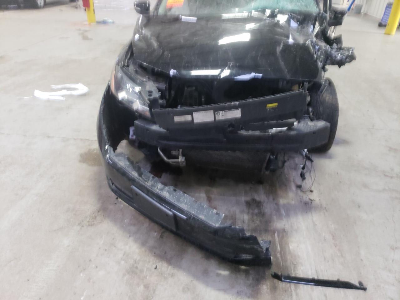 Photo 9 from auction – 2015 VOLKSWAGEN PASSAT SE with VIN 1VWBS7A32FC016564