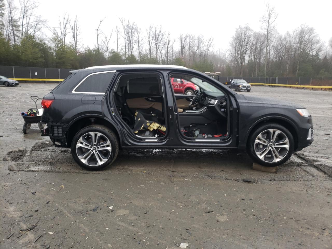 Photo 9 from auction – 2021 AUDI Q7 PREMIUM with VIN WA1LXAF73MD040889