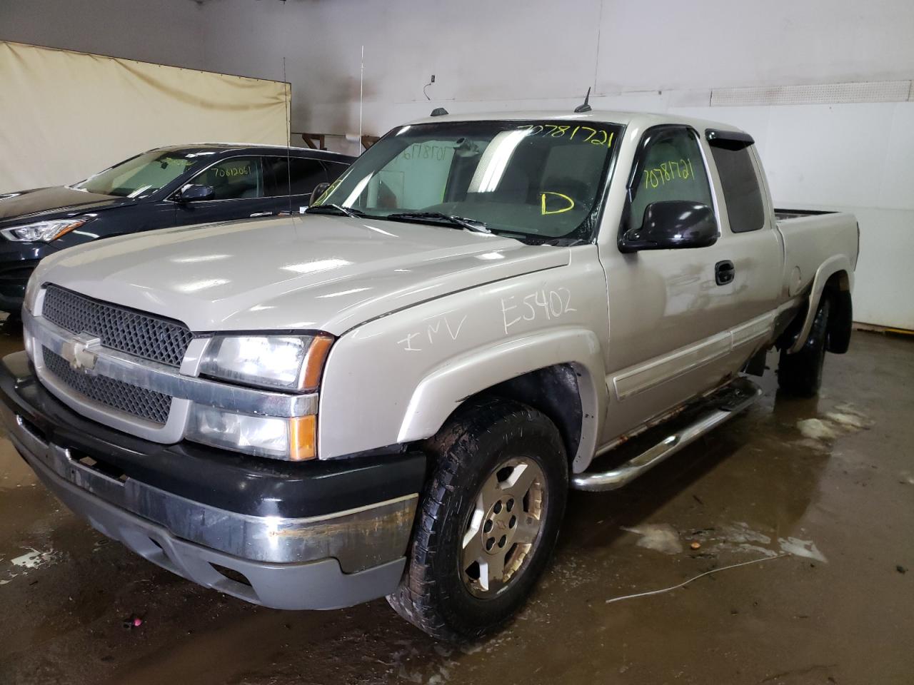 Photo 2 from auction – 2004 CHEVROLET SILVERADO with VIN 2GCEK19TX41124578
