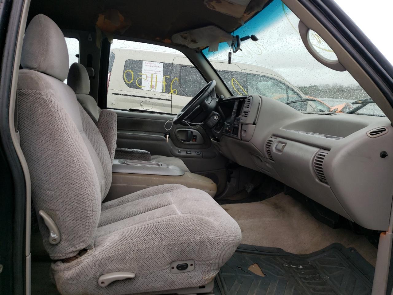 Photo 5 from auction – 1996 CHEVROLET GMT-400 C1 with VIN 1GCEC19R5TE243900