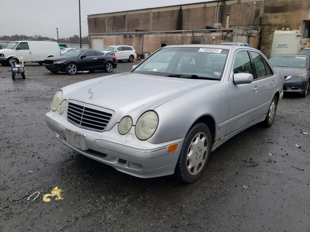 Photo 2 from auction – 2001 MERCEDES-BENZ E-CLASS with VIN WDBJF82J61X051971