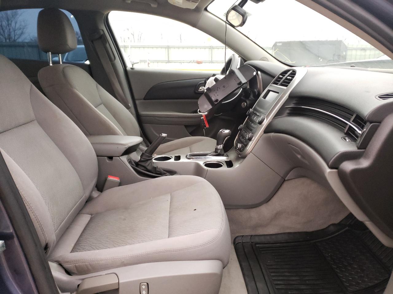 Photo 5 from auction – 2015 CHEVROLET MALIBU LS with VIN 1G11B5SL3FF221674