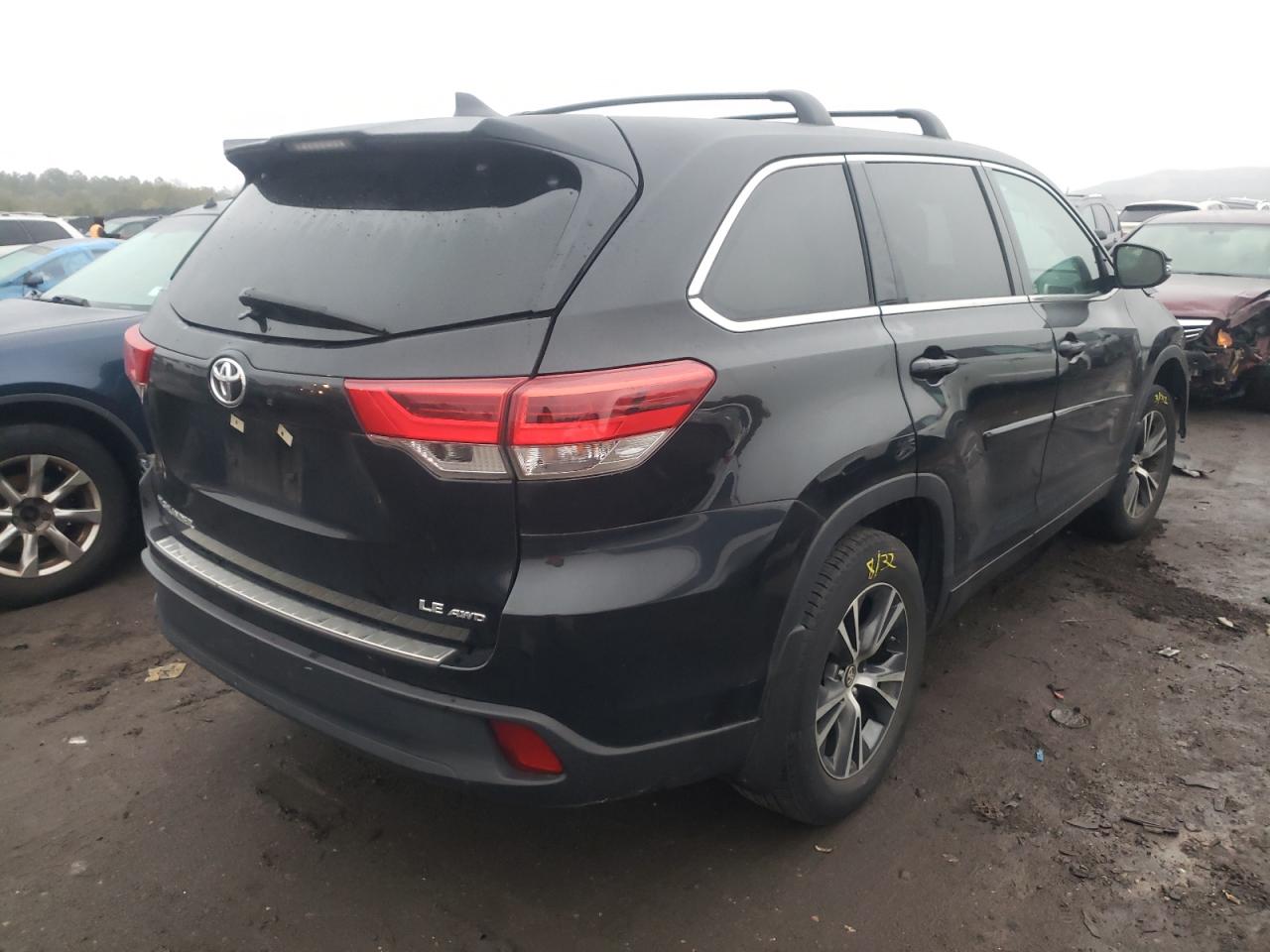 Photo 4 from auction – 2018 TOYOTA HIGHLANDER with VIN 5TDBZRFH2JS910943