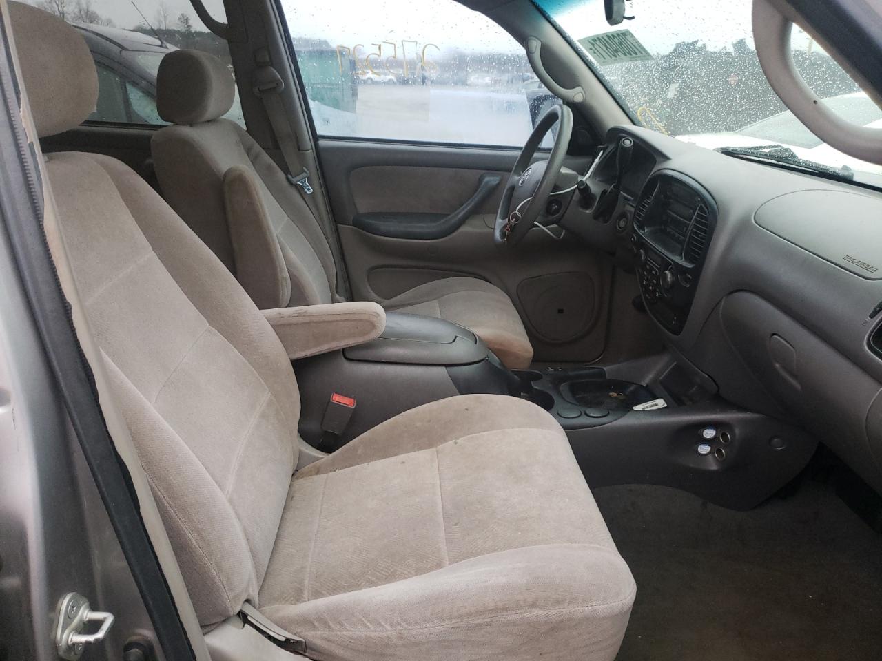 Photo 5 from auction – 2003 TOYOTA SEQUOIA SR with VIN 5TDZT34A73S164687