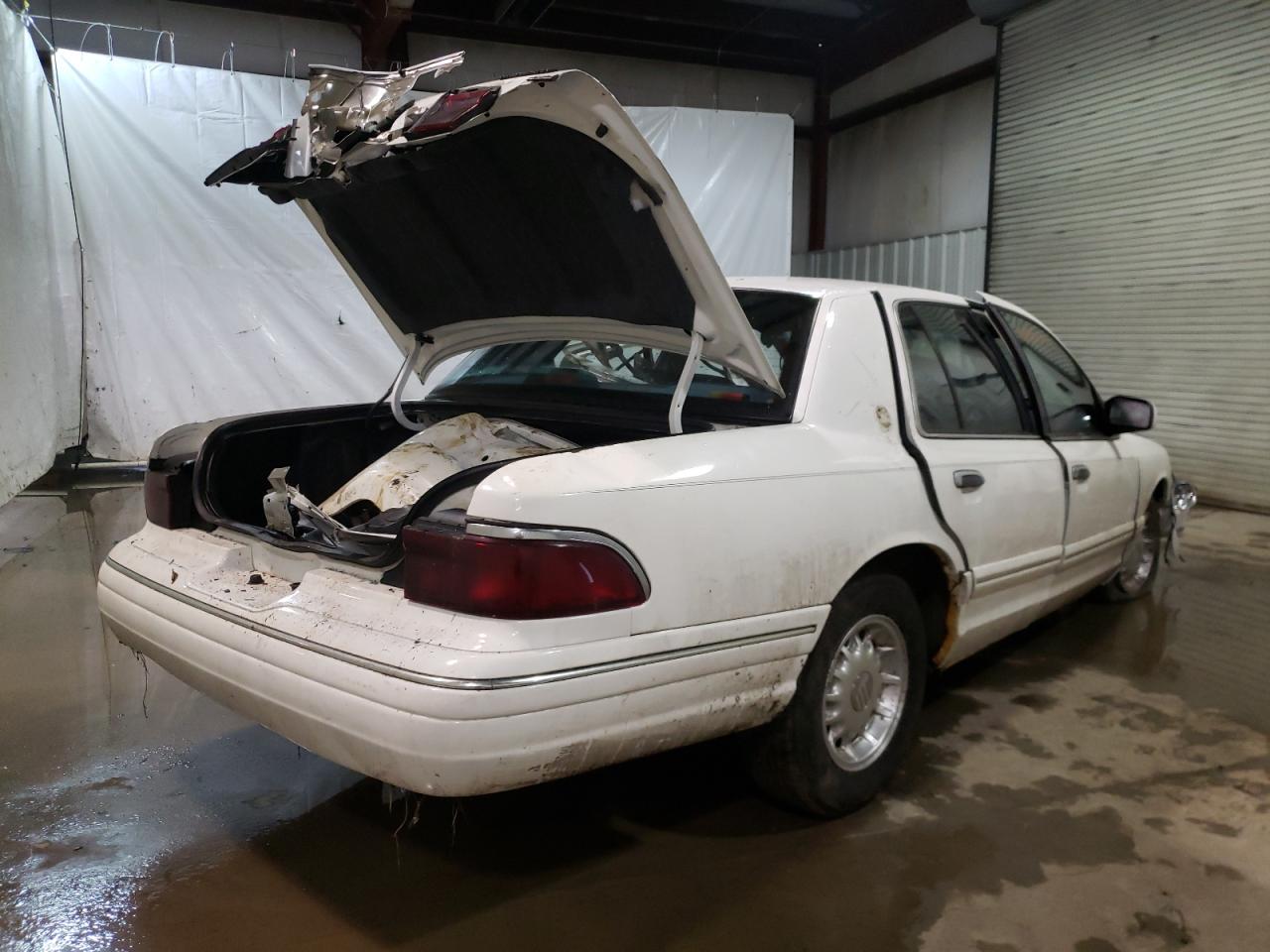Photo 4 from auction – 1996 MERCURY GRAND MARQ with VIN 2MELM75W4TX666113