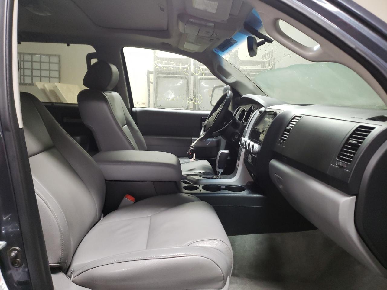 Photo 5 from auction – 2008 TOYOTA SEQUOIA LI with VIN 5TDBY68A78S015217