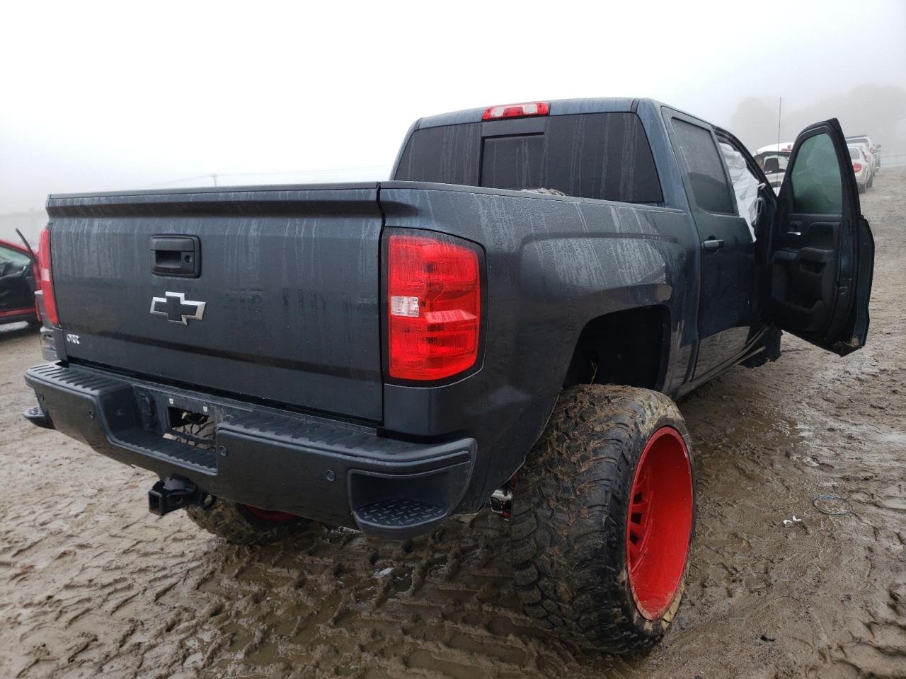 Photo 4 from auction – 2018 CHEVROLET SILVERADO with VIN 3GCUKREC6JG312565