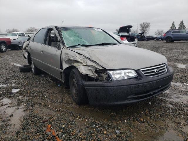 TOYOTA CAMRY CE 2000 with VIN 4T1BG22K3YU664050 - Photo from auction