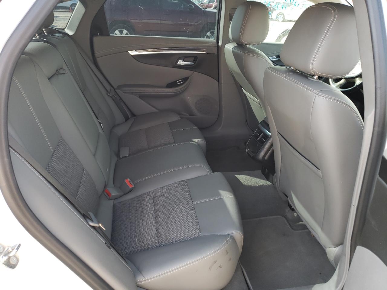 Photo 6 from auction – 2017 CHEVROLET IMPALA LT with VIN 2G1105S33H9141888
