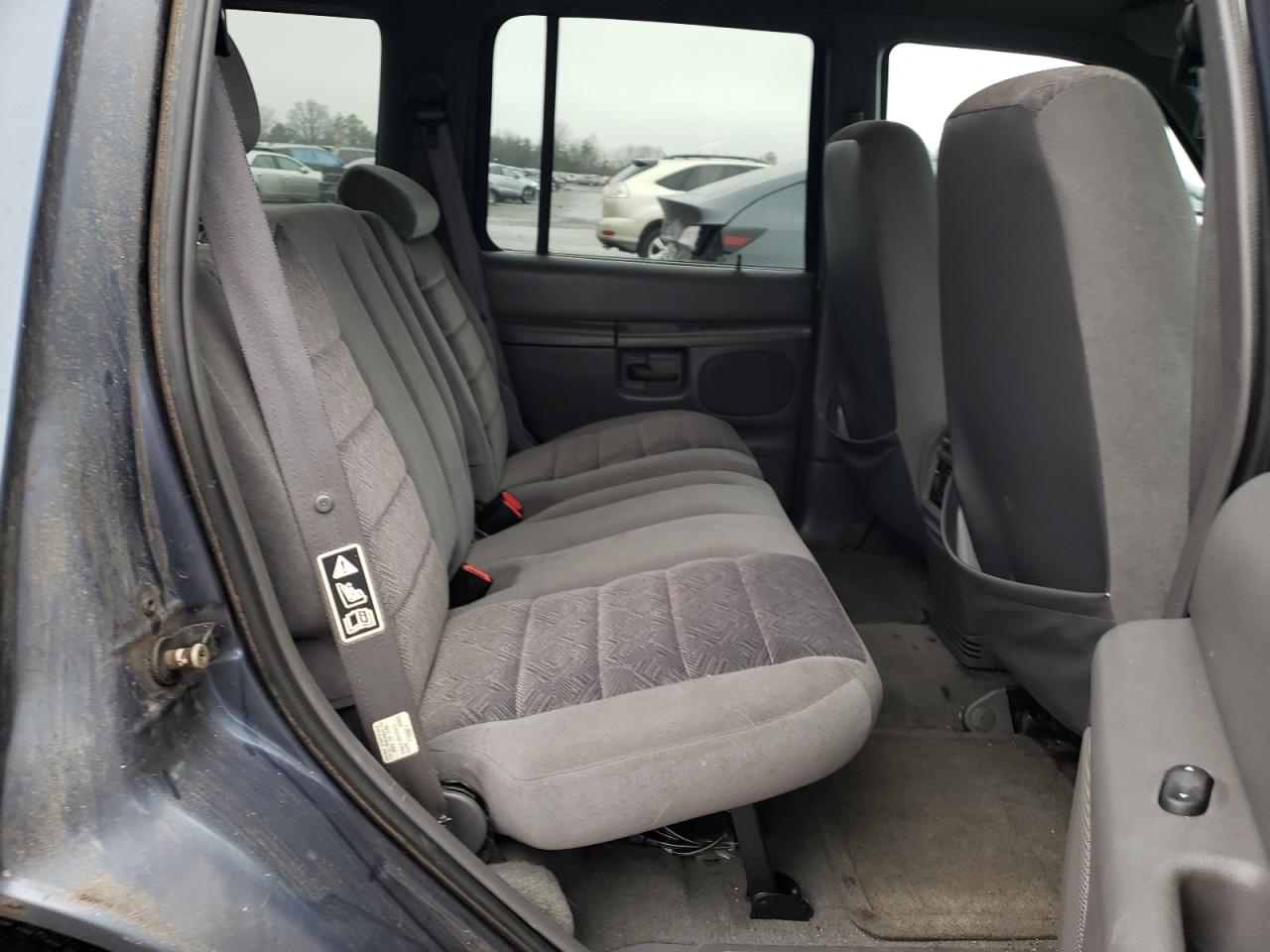 Photo 6 from auction – 2000 FORD EXPLORER X with VIN 1FMZU73E9YUB36008