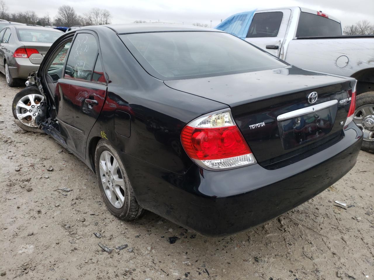 Photo 3 from auction – 2005 TOYOTA CAMRY LE with VIN 4T1BF30K05U099053