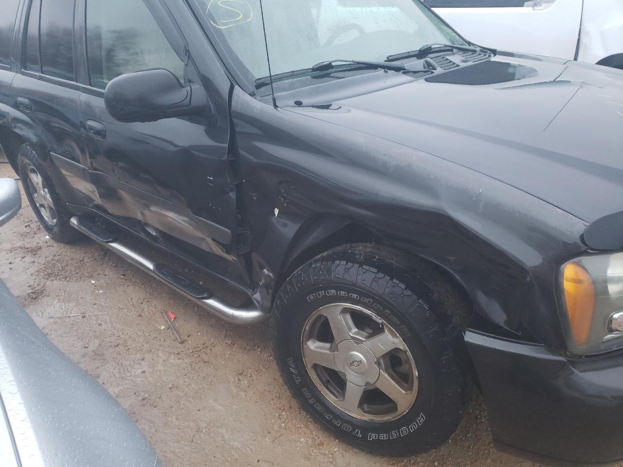 Photo 9 from auction – 2005 CHEVROLET TRAILBLAZE with VIN 1GNDT13S452187077