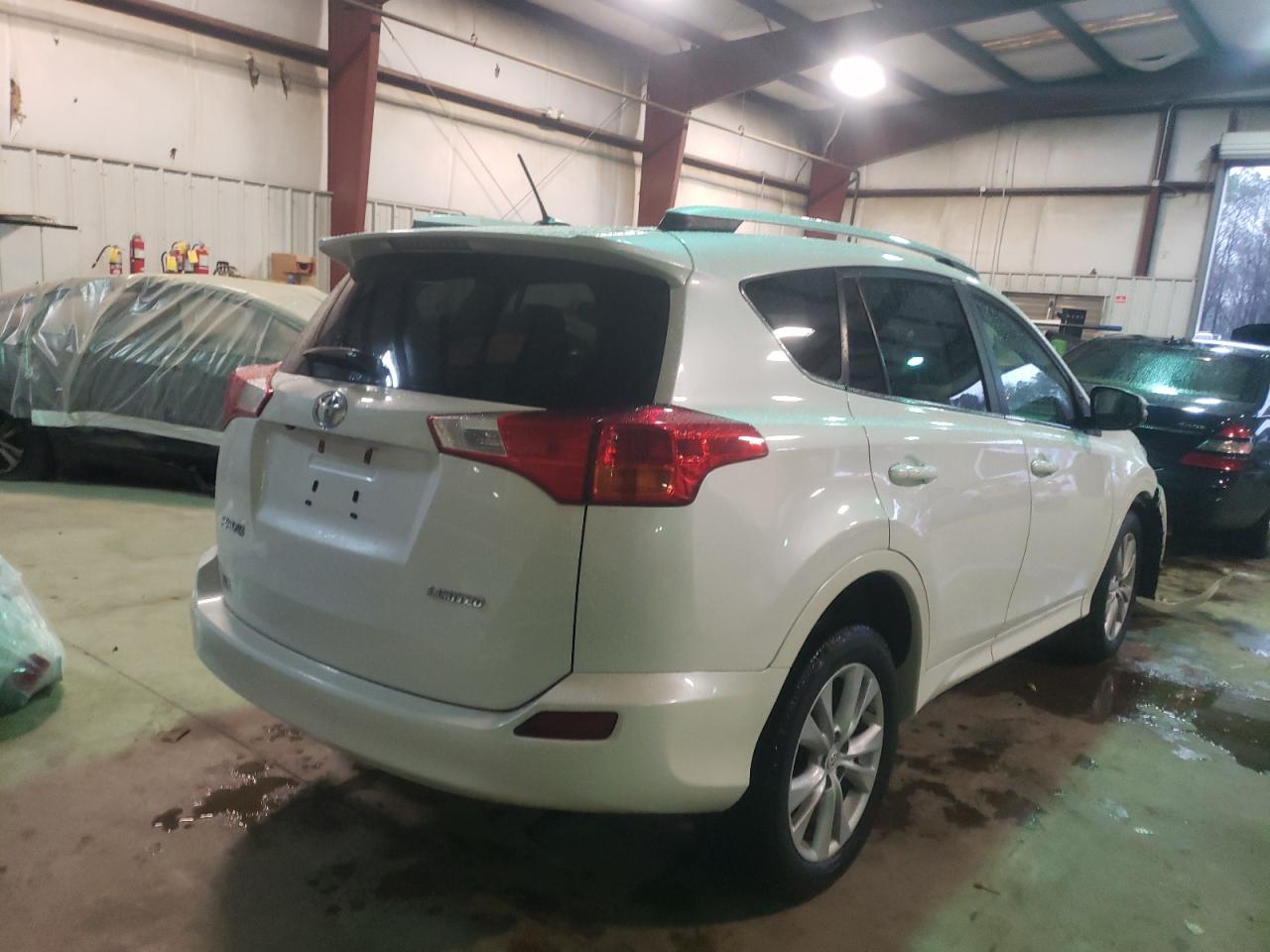 Photo 4 from auction – 2014 TOYOTA RAV4 LIMIT with VIN 2T3YFREV2EW091382