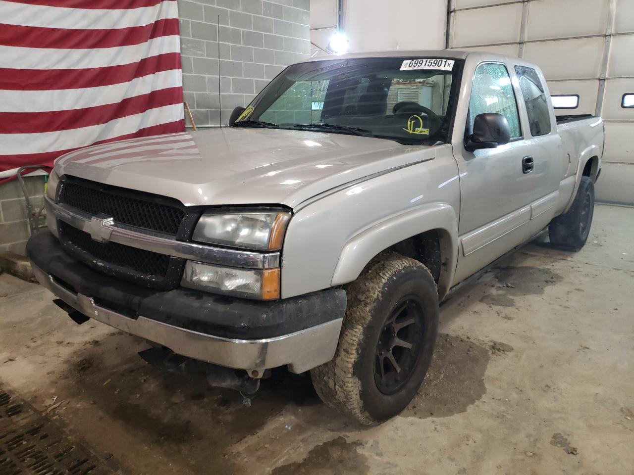 Photo 2 from auction – 2005 CHEVROLET SILVERADO with VIN 2GCEK19BX51320111