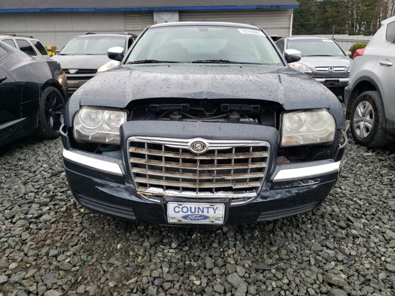 Photo 9 from auction – 2008 CHRYSLER 300 LX with VIN 2C3KA43R98H155102