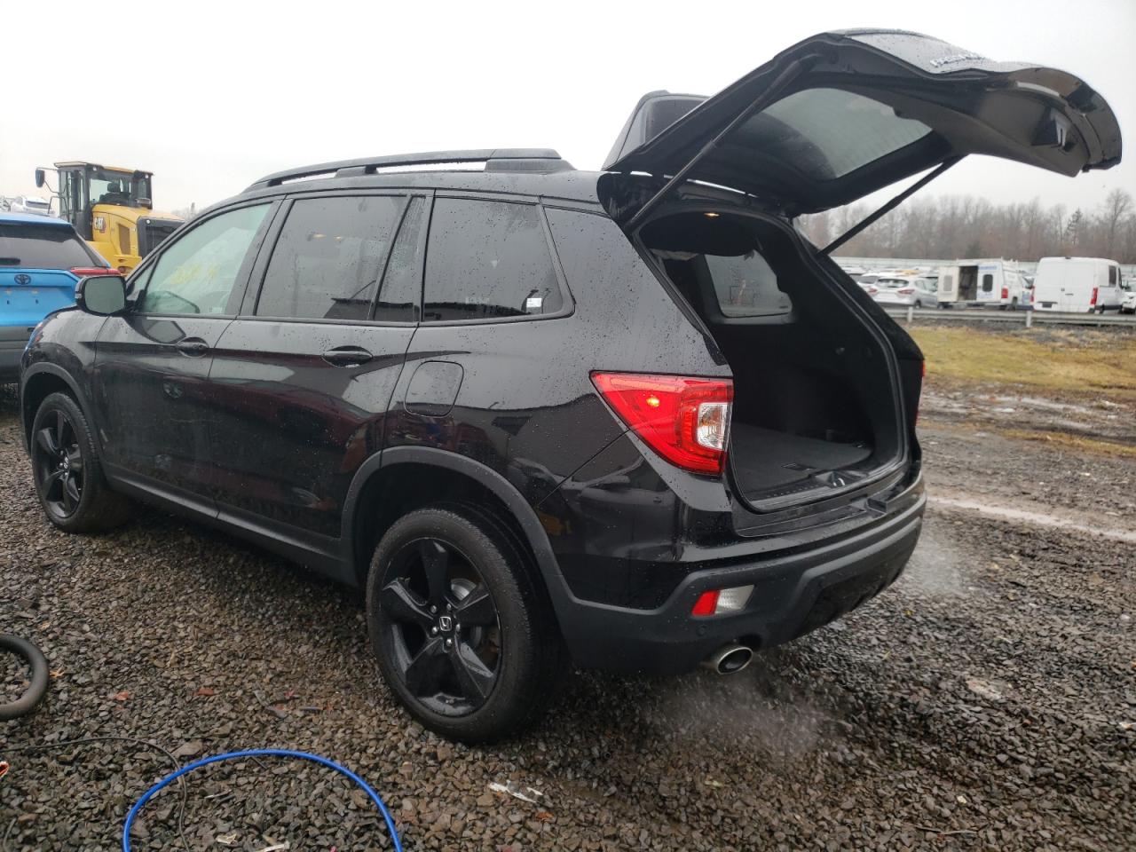 Photo 3 from auction – 2019 HONDA PASSPORT E with VIN 5FNYF8H06KB002490